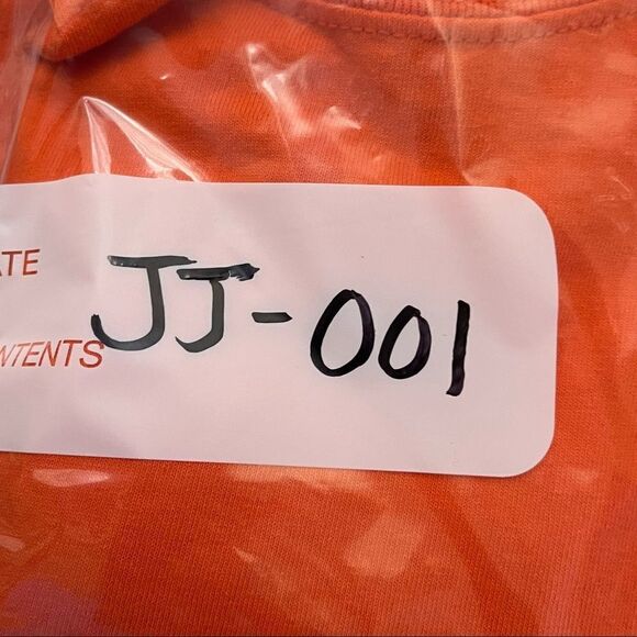 Carrots Bright Orange Short Sleeve 100% Cotton T-Shirt in Size Large with Logo - Picture 5 of 5